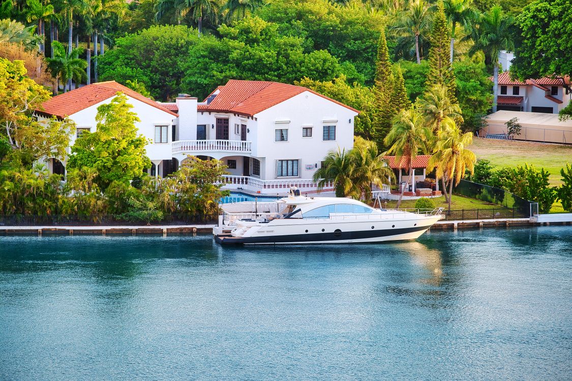 Miami waterfront luxury home with private yacht dock, the branded trophy segment that still sells in 2026