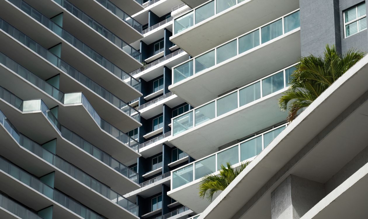 Miami condominium terraces with floor-to-ceiling glass, the residence format offered at Fouquet's in the Design District