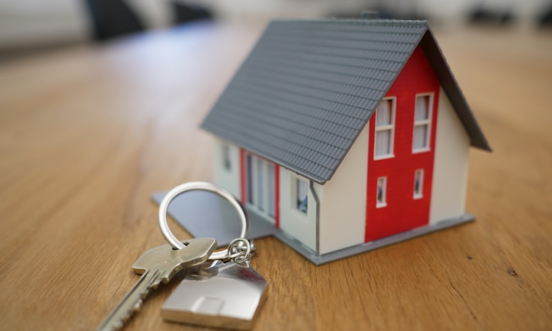 Real estate documents Florida condo reserve law review Miami buyers 2026