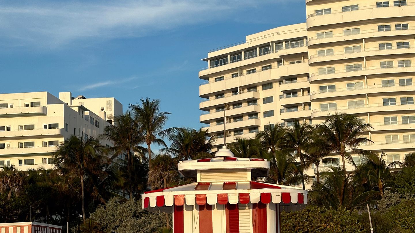Older Miami Beach oceanfront condo towers subject to Florida's milestone inspection law in 2026