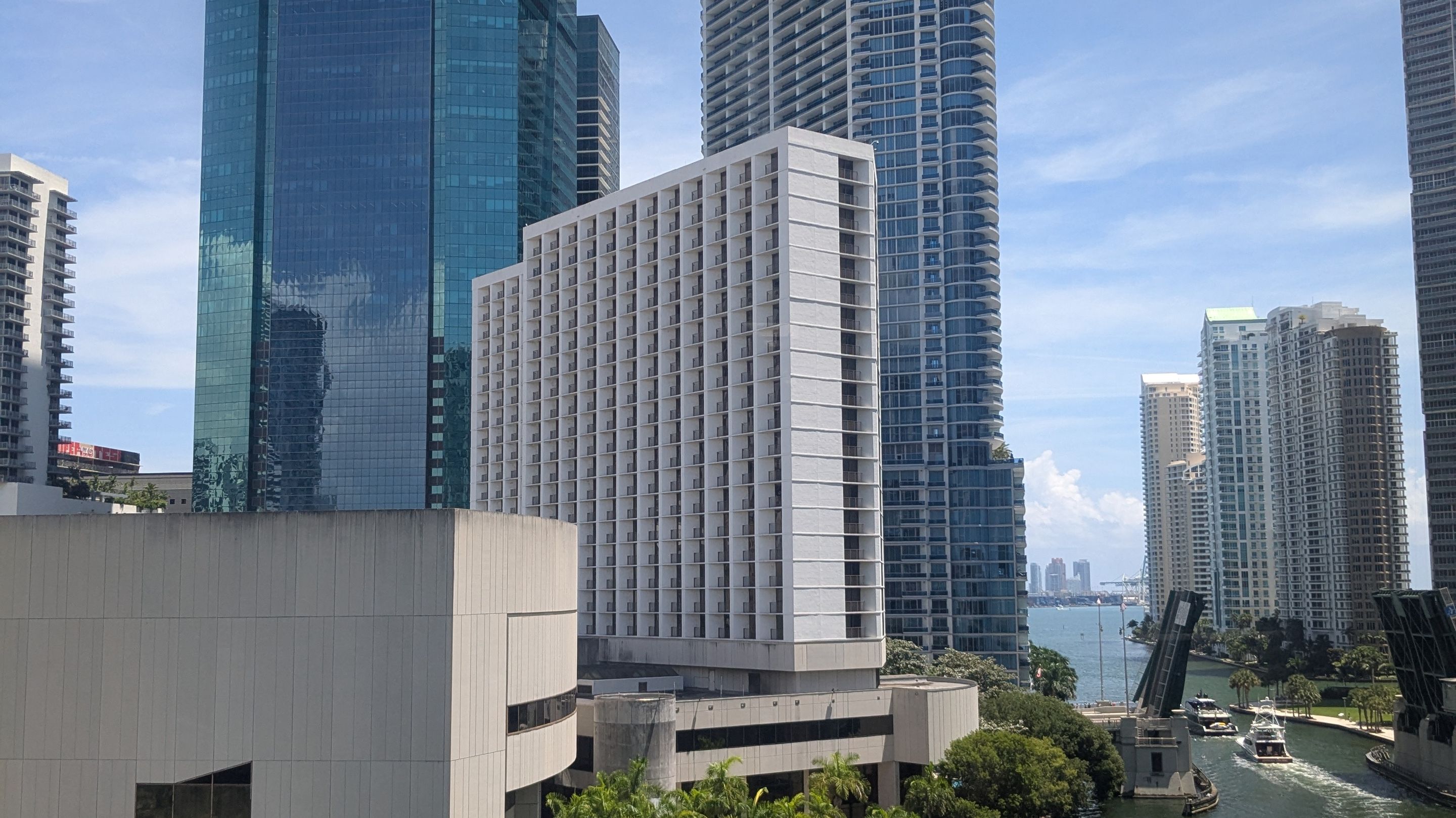 Downtown Miami and Brickell skyline, the core of Colombian and Argentine buyer demand